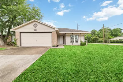 1002 Afton Court, Tomball, TX 77375 - Photo 2