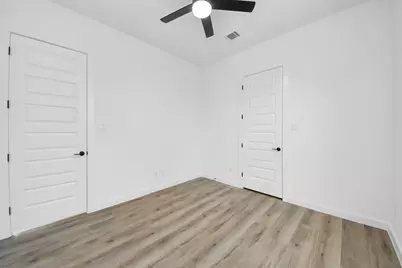 7935 Sunnyhill Street, Houston, TX 77088 - Photo 14