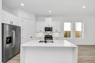 7935 Sunnyhill St, Houston, TX 77088 - Photo 6