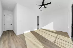 7935 Sunnyhill St, Houston, TX 77088 - Photo 10