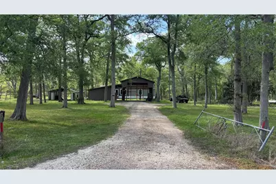 563 Forrest Lawn, Wharton, TX 77488 - Photo 2