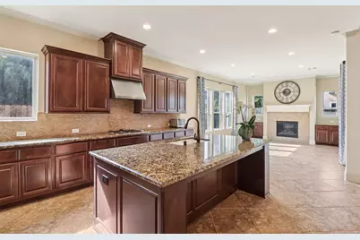 9806 Mount Shasta, Missouri City, TX 77459 - Photo 8
