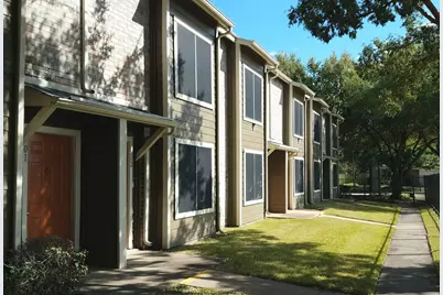 10250 Lands End Drive #301, Houston, TX 77099 - Photo 24