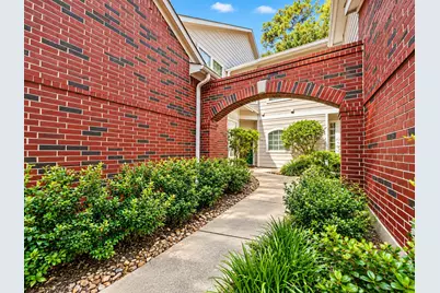 96 S Piper Trace, The Woodlands, TX 77381 - Photo 2
