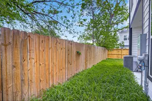 211 Clark Meadows Ln, Houston, TX 77076 - Photo 36
