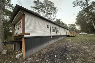 279 White Oak Cir, Trinity, TX 75862 - Photo 2