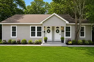 106 S 6th St, Highlands, TX 77562 - Photo 1