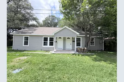 106 S 6th Street #B, Highlands, TX 77562 - Photo 2