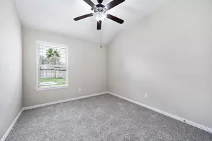 3050 Coreopsis Ct, Dickinson, TX 77539 - Photo 24