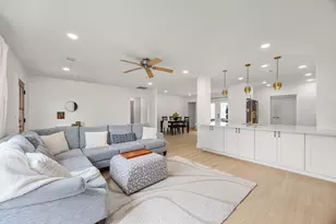 945 Dorothy St, Houston, TX 77008 - Photo 6