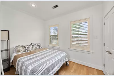 945 Dorothy Street, Houston, TX 77008 - Photo 20