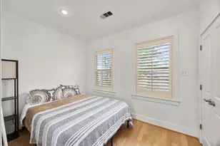 945 Dorothy St, Houston, TX 77008 - Photo 20