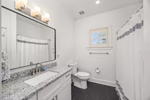 945 Dorothy St, Houston, TX 77008 - Photo 22
