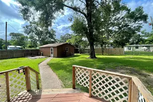 718 E Wilkins St, Angleton, TX 77515 - Photo 14