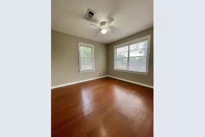 718 E Wilkins Street, Angleton, TX 77515 - Photo 10