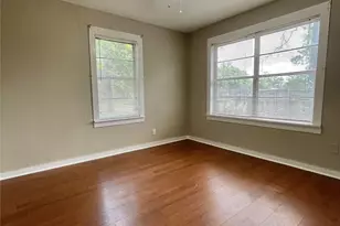 718 E Wilkins St, Angleton, TX 77515 - Photo 10