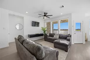 2517 Lago Costa Dr, Texas City, TX 77568 - Photo 4