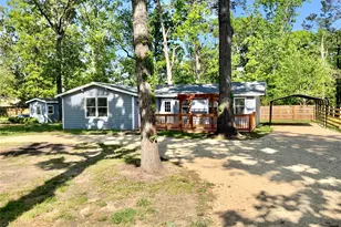 172 Pine Needle St, Onalaska, TX 77360 - Photo 2