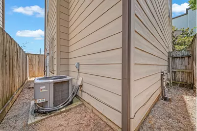 1616 Live Oak Street, Houston, TX 77003 - Photo 2