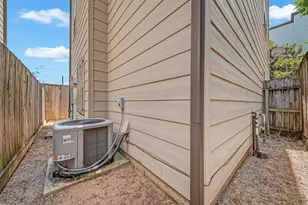 1616 Live Oak St, Houston, TX 77003 - Photo 2