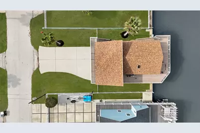 22110 Deaf P Smith Drive, Galveston, TX 77554 - Photo 32