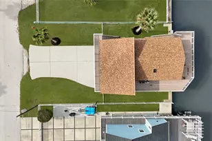 22110 Deaf P Smith Dr, Galveston, TX 77554 - Photo 32