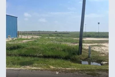 1240 E E Canal Drive, Crystal Beach, TX 77650 - Photo 2