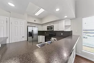 132 April Point Dr S, Conroe, TX 77356 - Photo 12