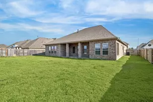11903 Oakwood Dr, Mont Belvieu, TX 77535 - Photo 6