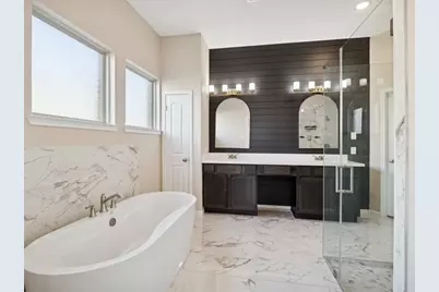 11903 Oakwood Drive, Mont Belvieu, TX 77535 - Photo 10