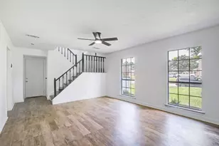 402 Tresvant Dr, Webster, TX 77598 - Photo 8