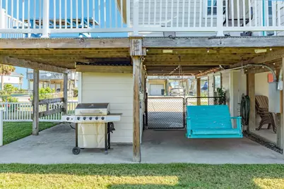 4006 Reeves Drive, Galveston, TX 77554 - Photo 12
