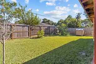 2202 Colonial Ct N, League City, TX 77573 - Photo 16