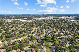 2202 Colonial Ct N, League City, TX 77573 - Photo 24