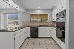 2202 Colonial Ct N, League City, TX 77573 - Photo 6