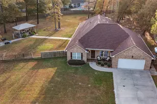 203 Lariat Ln, Livingston, TX 77351 - Photo 4