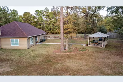 203 Lariat Lane, Livingston, TX 77351 - Photo 36