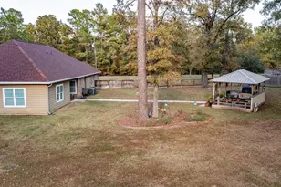 203 Lariat Ln, Livingston, TX 77351 - Photo 36