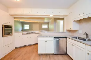 5405 Southlea St, Houston, TX 77033 - Photo 2