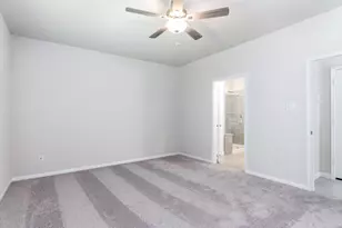 18565 Meadow Point Ln, Conroe, TX 77316 - Photo 10