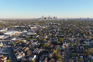 1107 E 27th St, Houston, TX 77009 - Photo 4