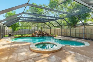 250 Wedgewood St, Lake Jackson, TX 77566 - Photo 4