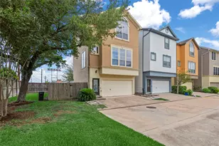 3103 Clearview Cir, Houston, TX 77025 - Photo 2