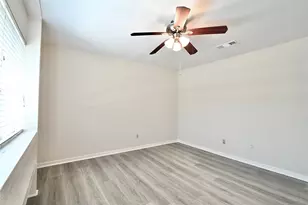 8314 La Roche Ln, Houston, TX 77036 - Photo 18