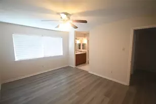 8314 La Roche Ln, Houston, TX 77036 - Photo 12
