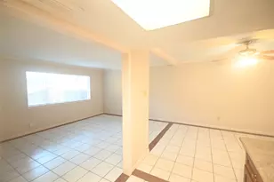 8314 La Roche Ln, Houston, TX 77036 - Photo 6
