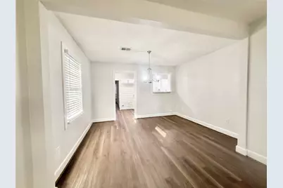 137 Laurel Street, Lake Jackson, TX 77566 - Photo 4