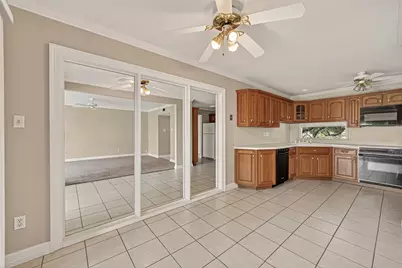 8211 Katy Freeway #19, Houston, TX 77024 - Photo 10