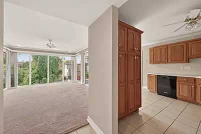 8211 Katy Freeway #19, Houston, TX 77024 - Photo 4