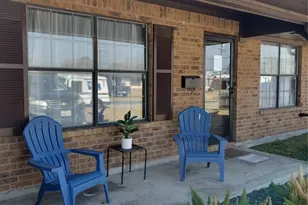 108 S 2nd 1/2 St, Nederland, TX 77627 - Photo 1